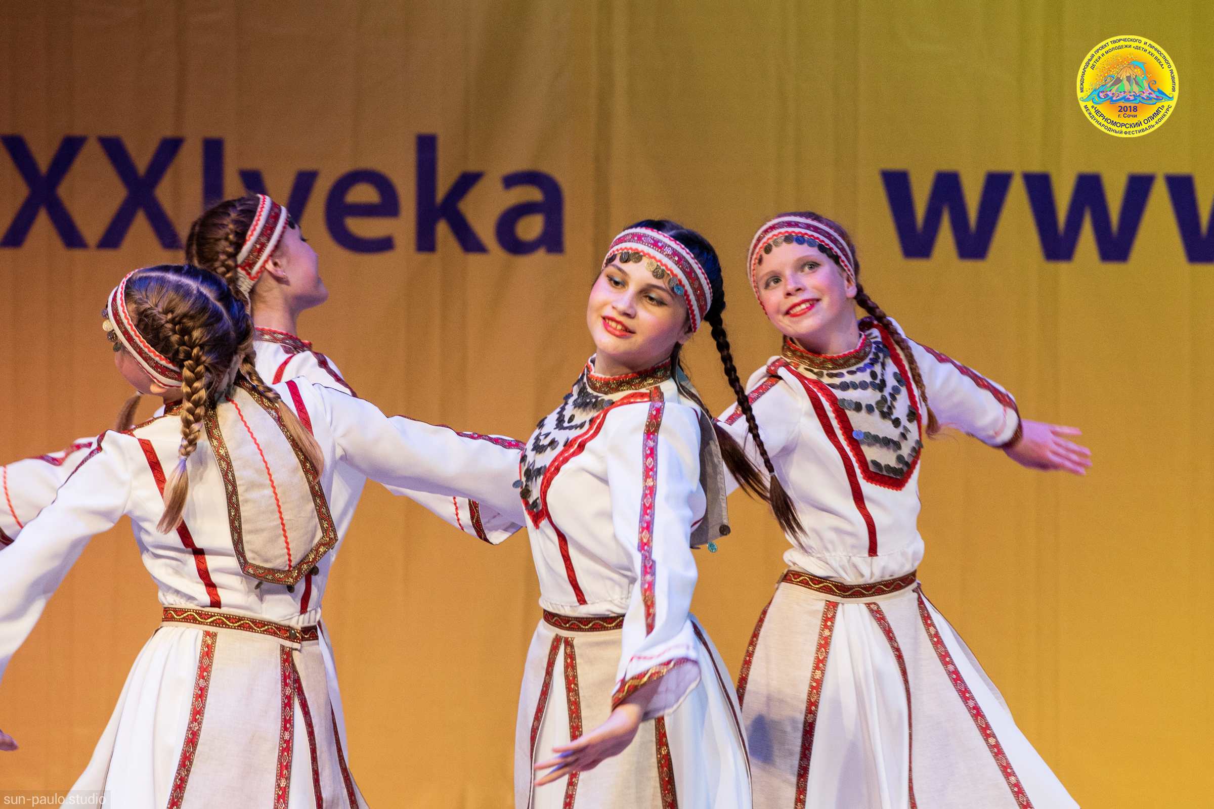 Танец Марийских красавиц. Солнцецвет в Сочи на фестивале «Черноморский Олимп».