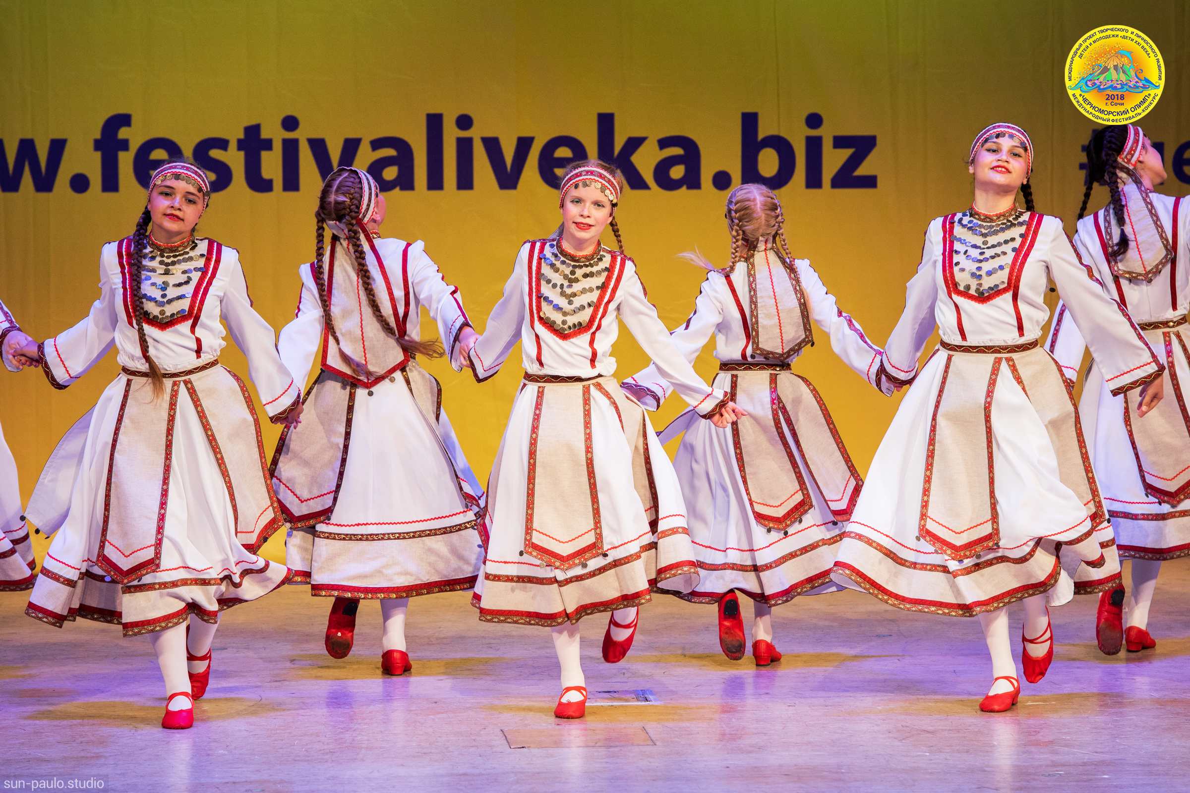 Танец Марийских красавиц. Солнцецвет в Сочи на фестивале «Черноморский Олимп».