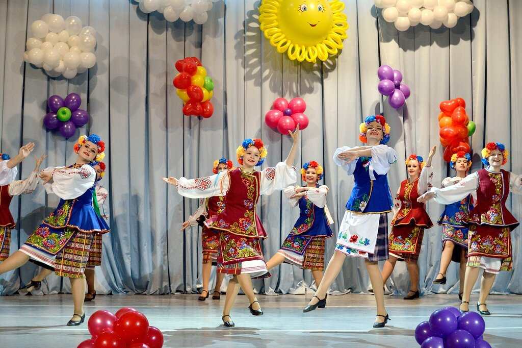 Отчётный концерт детского хореографического коллектива Солнцецвет. Украинский танец «Сельская полька».