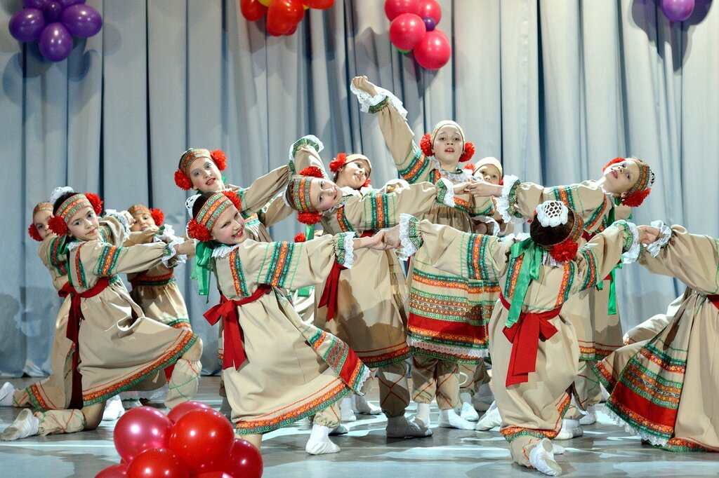 Отчётный концерт детского хореографического коллектива Солнцецвет. Вейся, капустка!