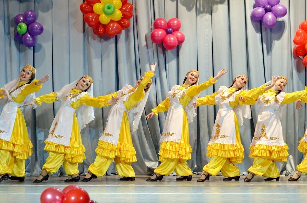 Отчётный концерт детского хореографического коллектива Солнцецвет. Татарский танец «Птички».