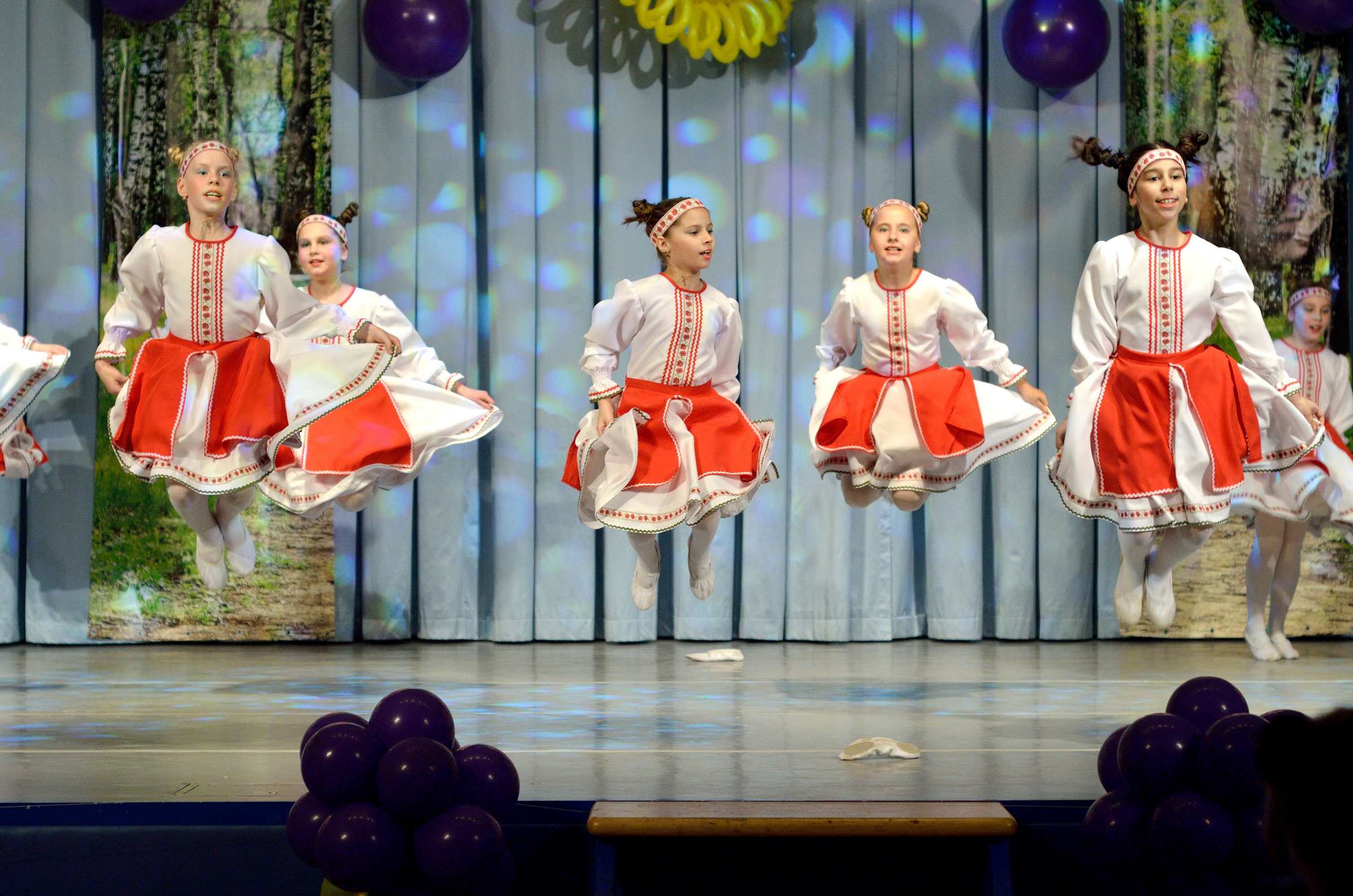 Отчётный концерт детского хореографического коллектива Солнцецвет. Белорусский танец «Козочка».
