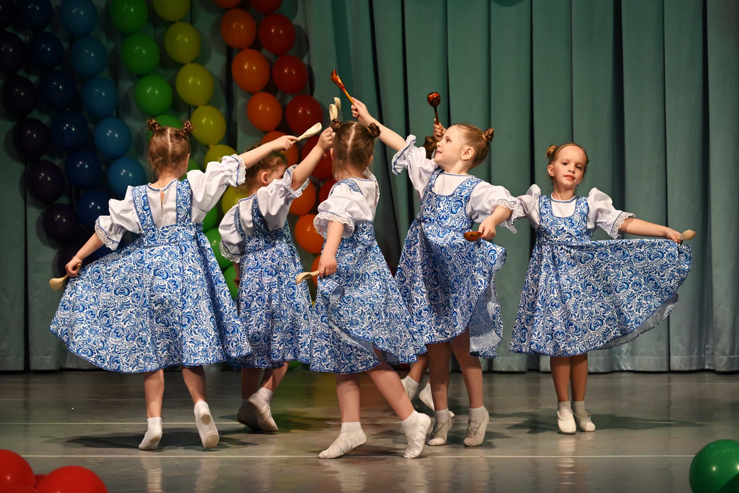 Отчётный концерт детского хореографического коллектива Солнцецвет. Русский танец с ложками.