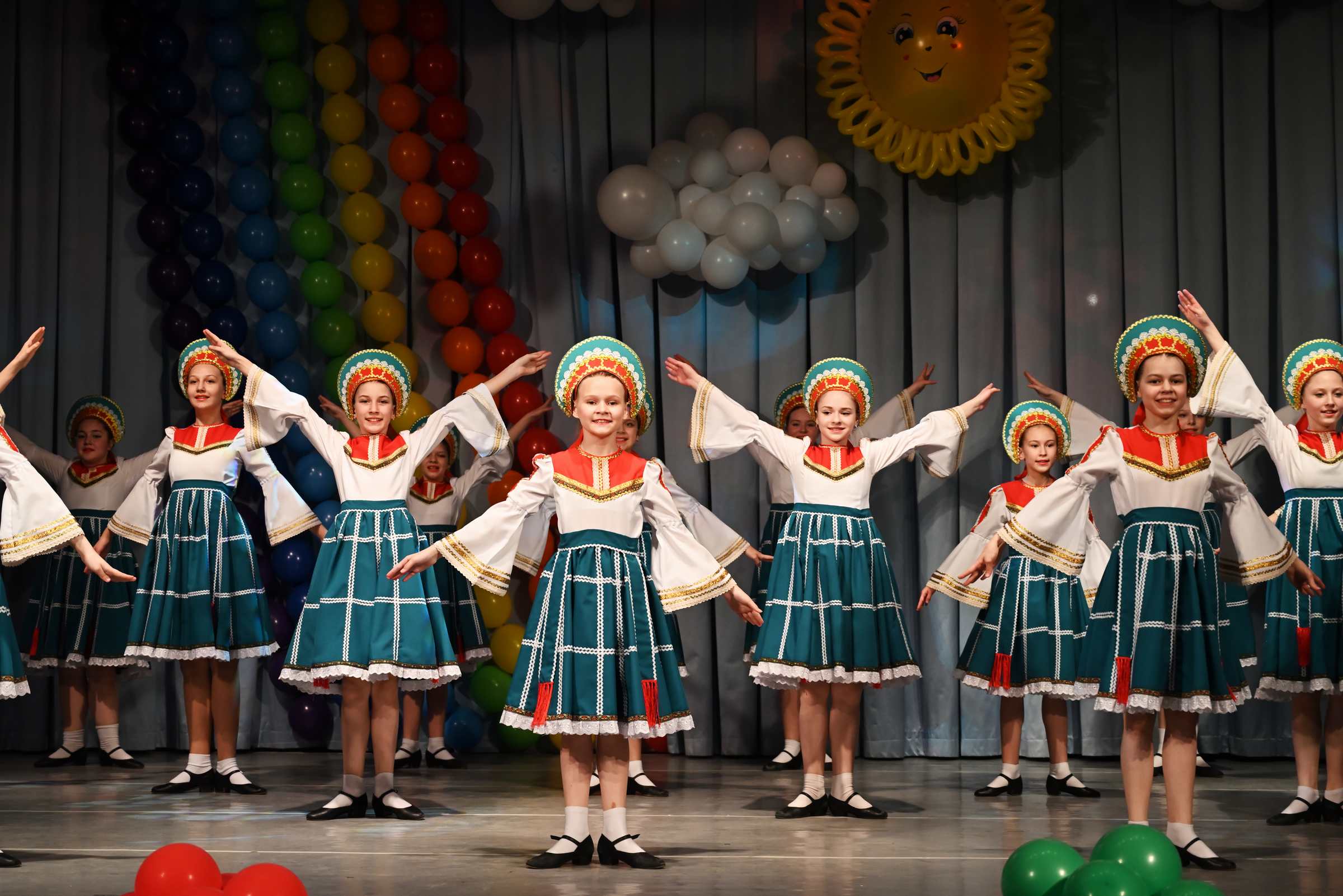 Отчётный концерт детского хореографического коллектива Солнцецвет. Матаня с припевками.