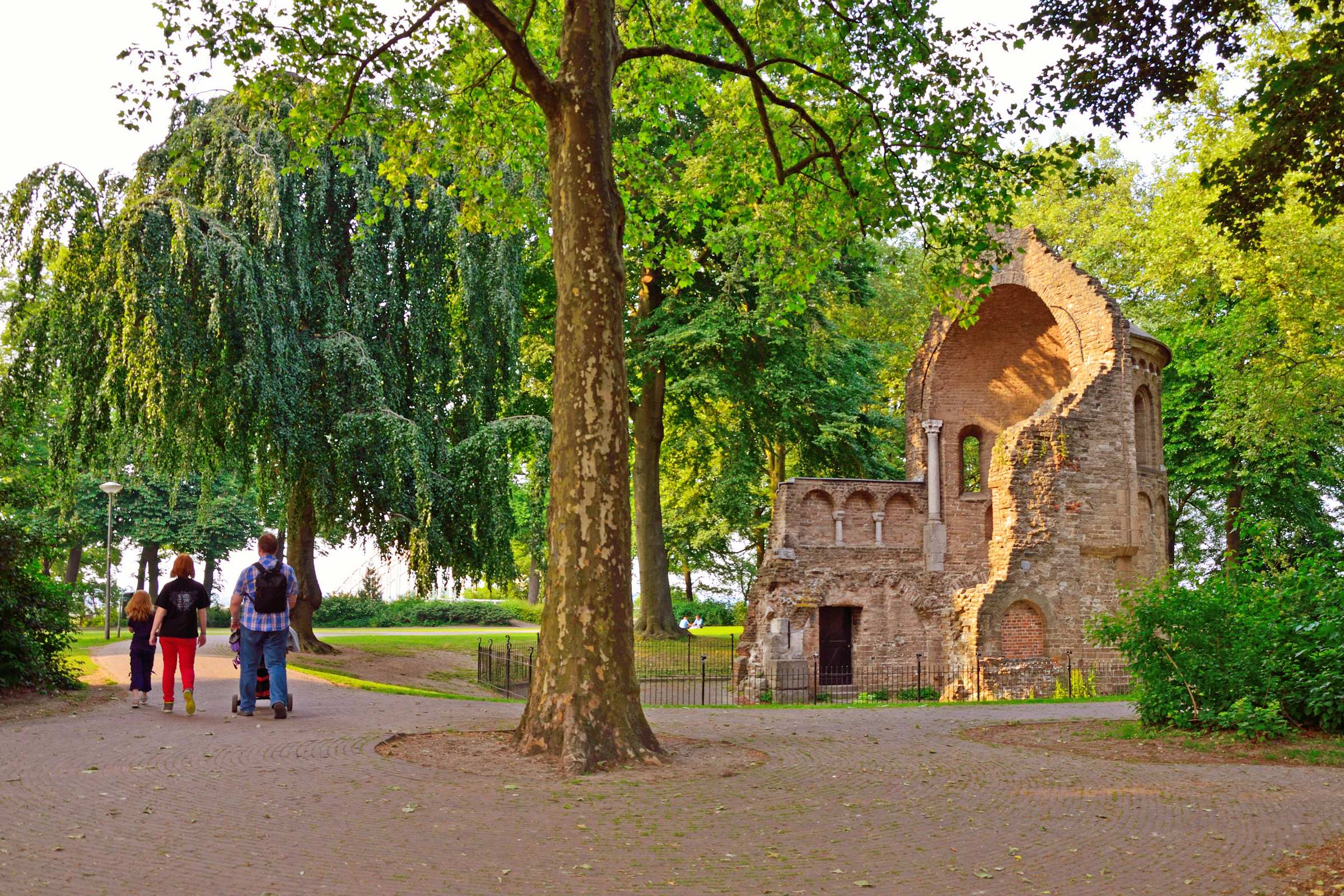 Парк Валкхоф, Руины часовни Святого Мартина
