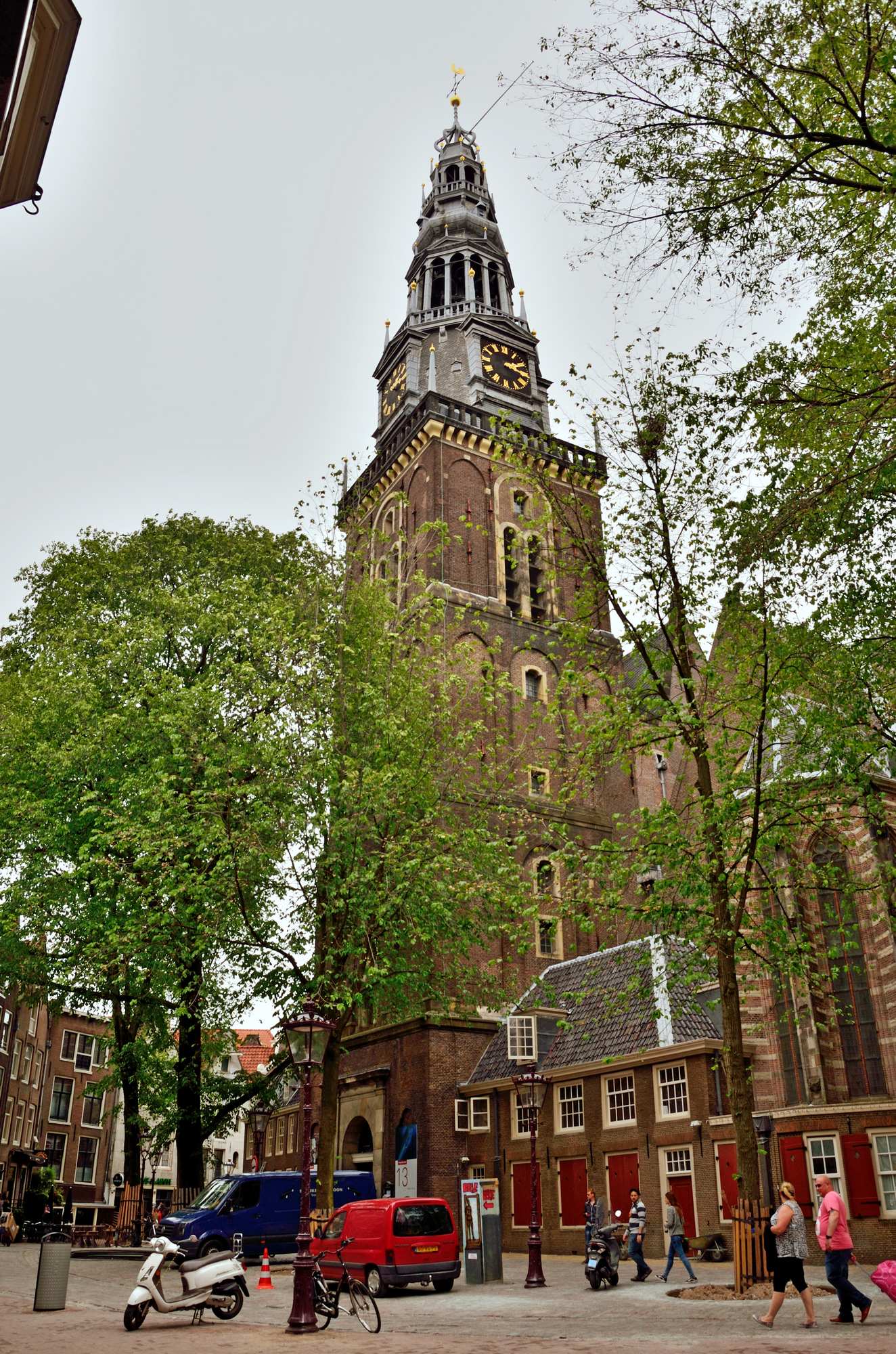Амстердам. Церковь Ауде Керк.