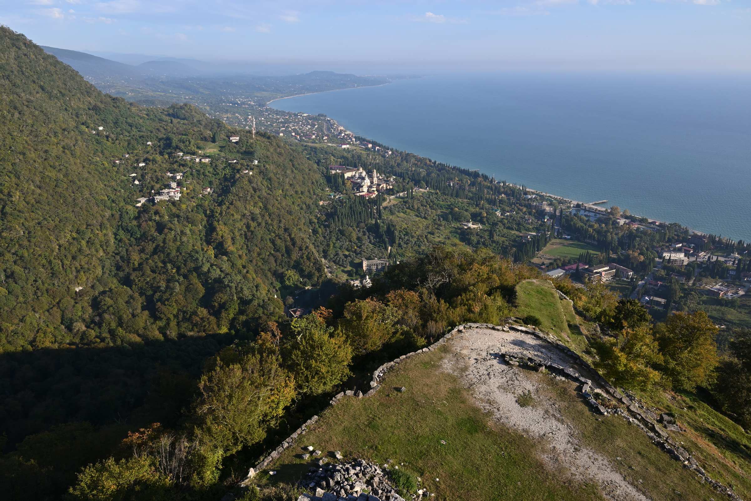 Абхазия. Новый Афон. Анакопийская крепость. Вид с Главной восточной башни.