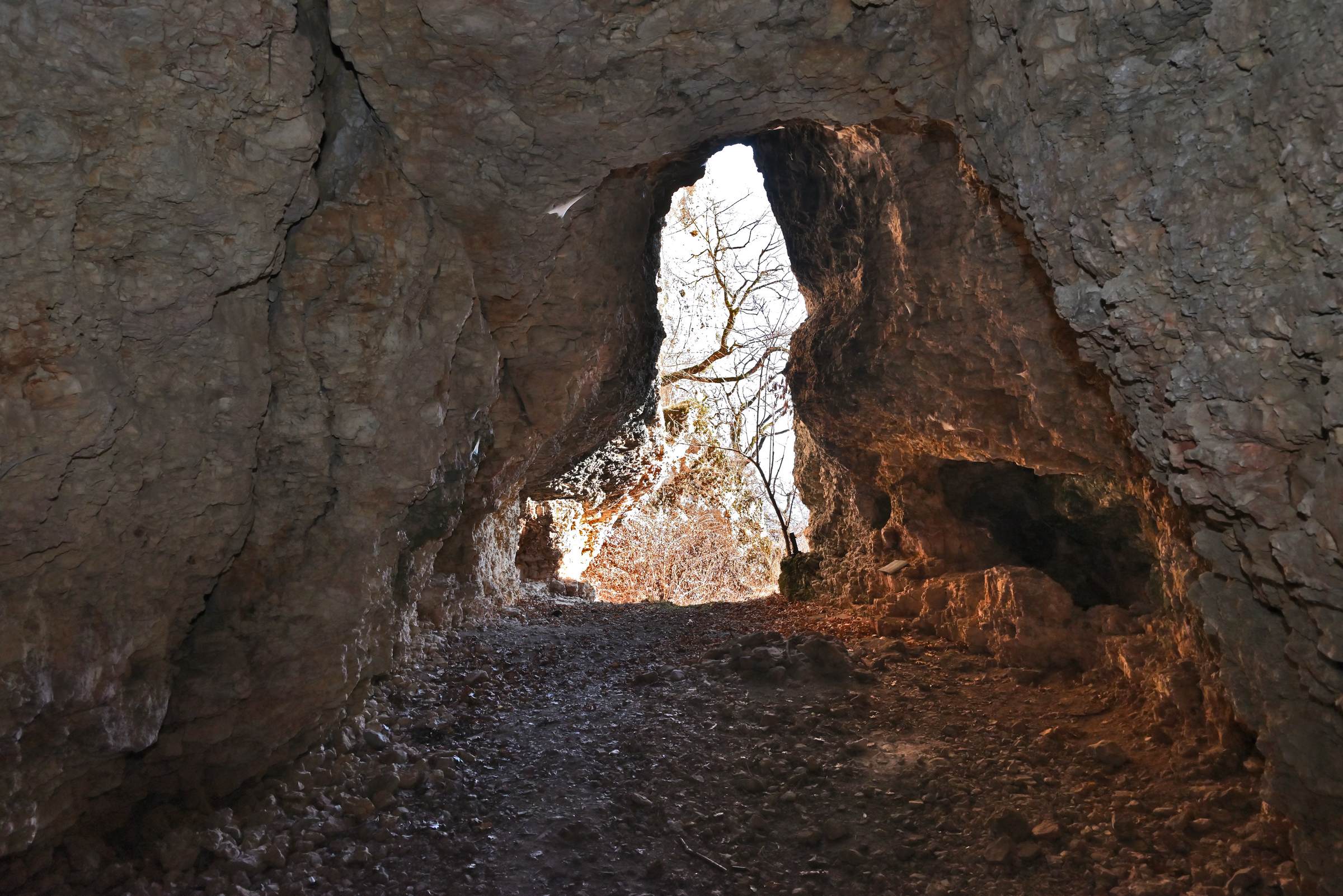 Пещера Сквозная у Чёртова пальца