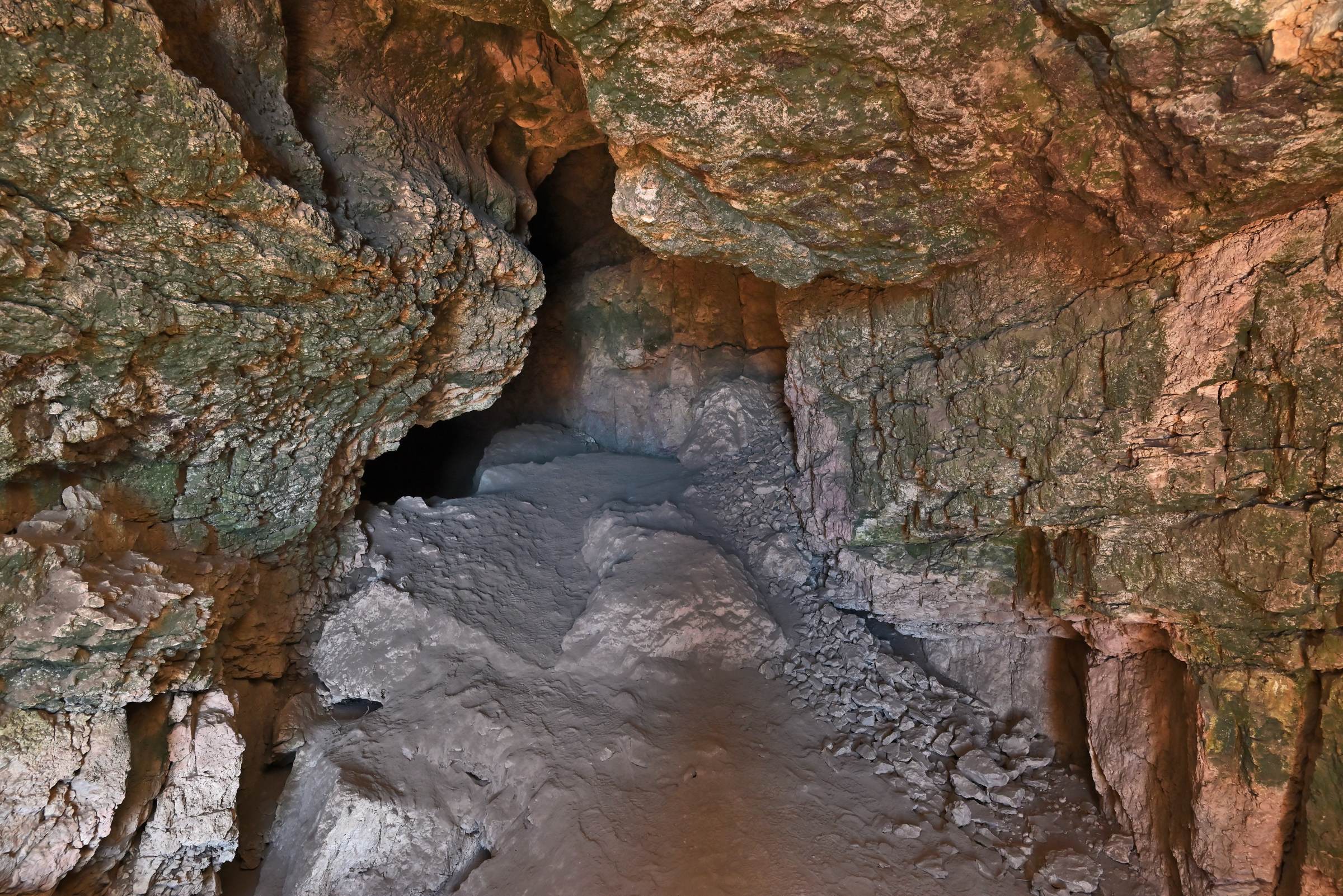 Пещера Пыльная у Чёртова пальца