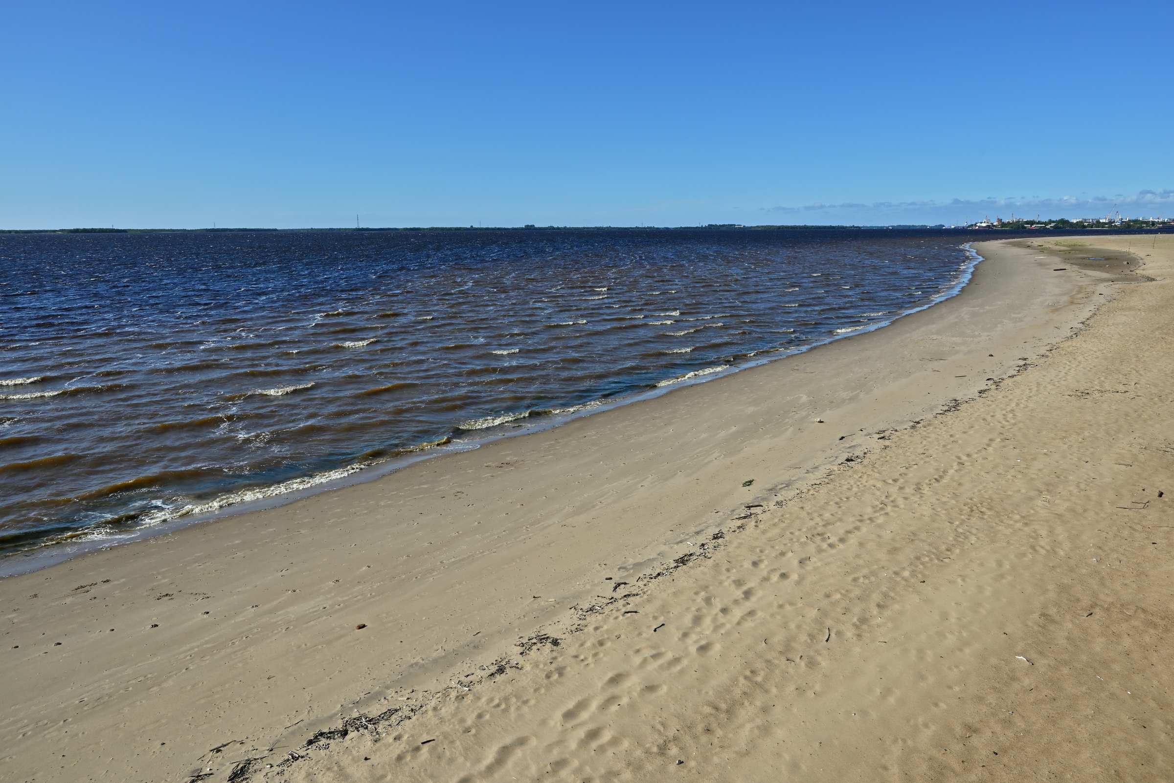 Городской пляж в Архангельске.