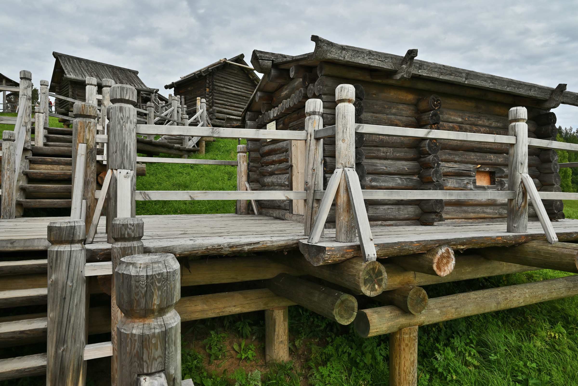 Музей деревянного зодчества «Малые Корелы». Амбары и бани.