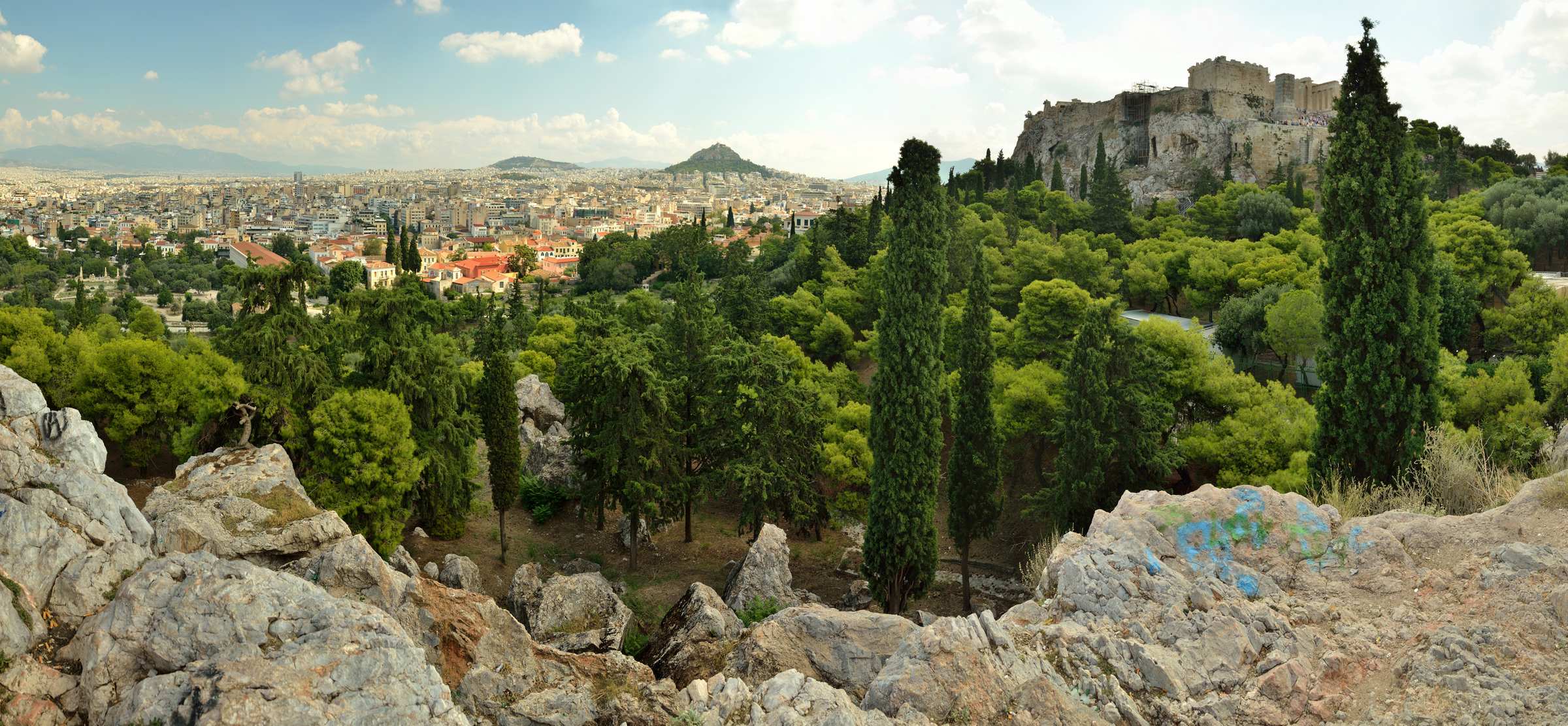 Вид на Афины и Акрополь с холма Ареопаг