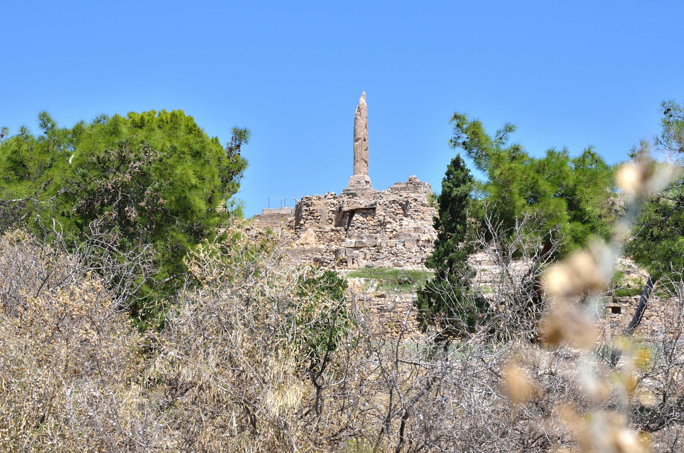 Колонна храма Аполлона на острове Эгина