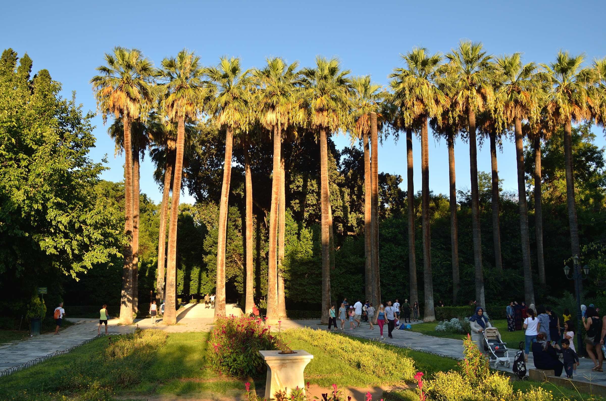 Вход в Национальный сад в Афинах