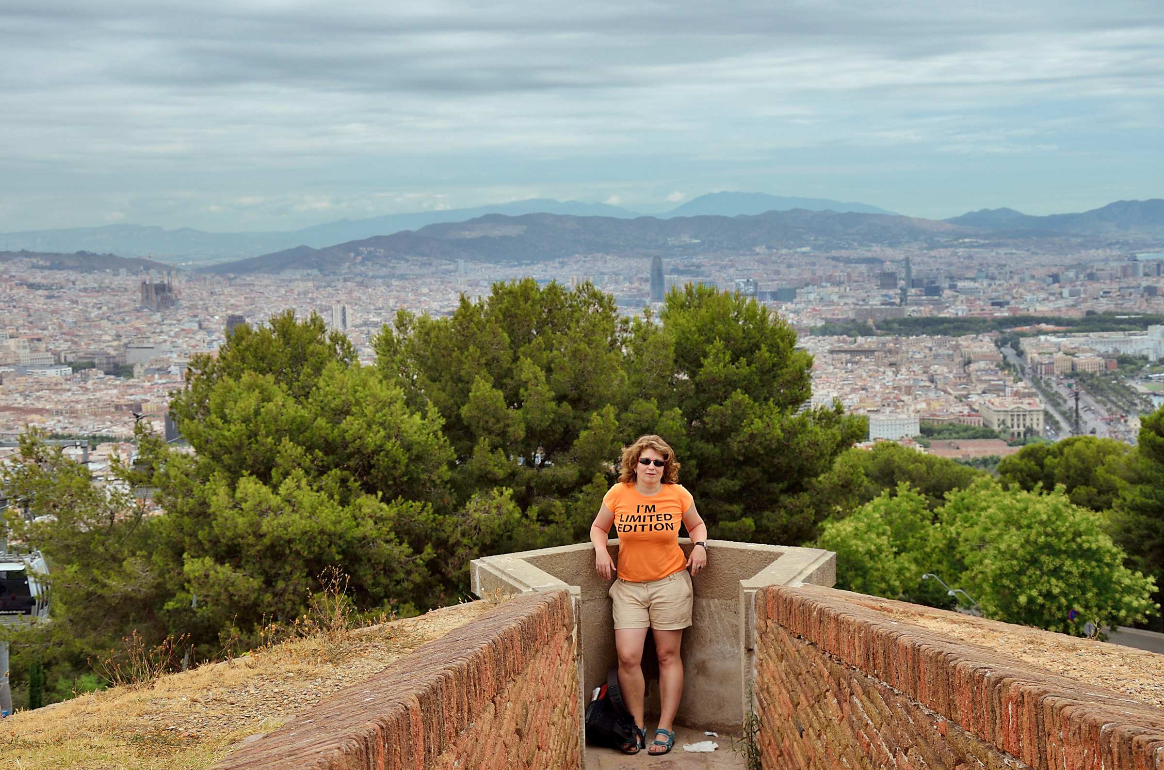 Вид на Барселону со смотровой площадки крепости Монжуик