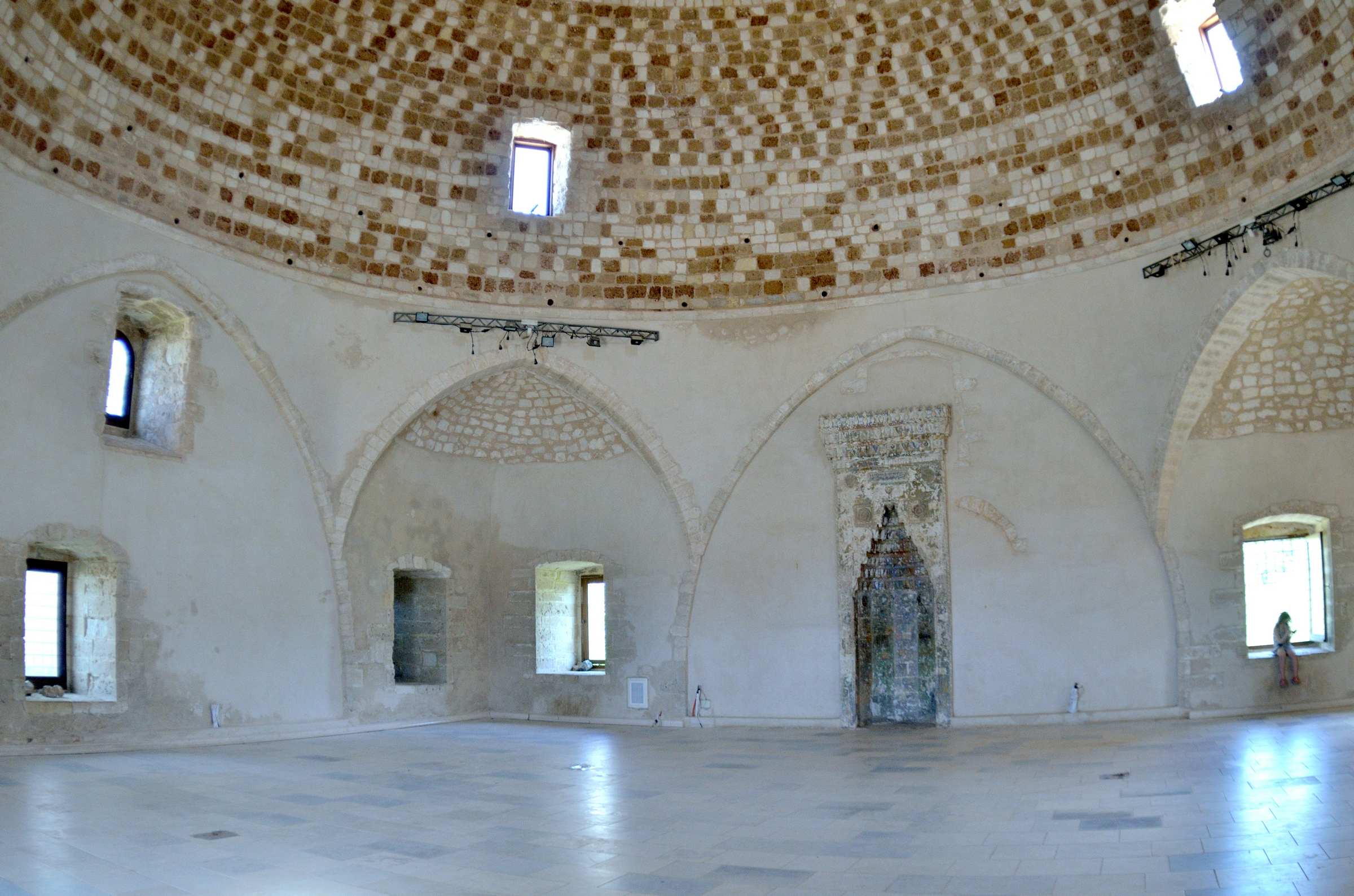 Собор святого Николая, перестроенный в мечеть Ибрагим-хана