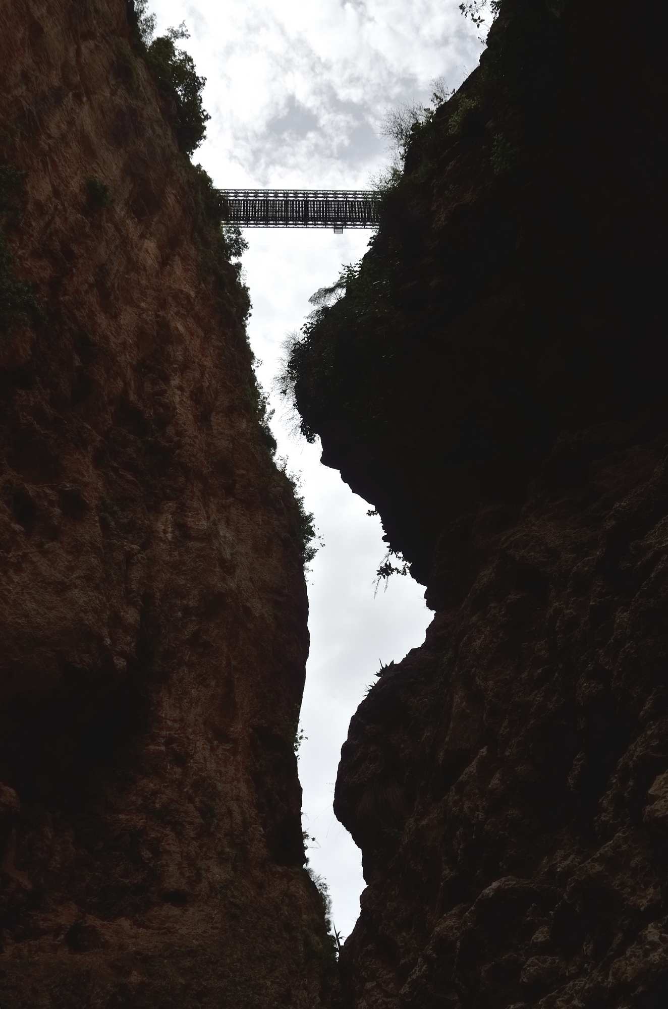 Мост в ущелье Арадена