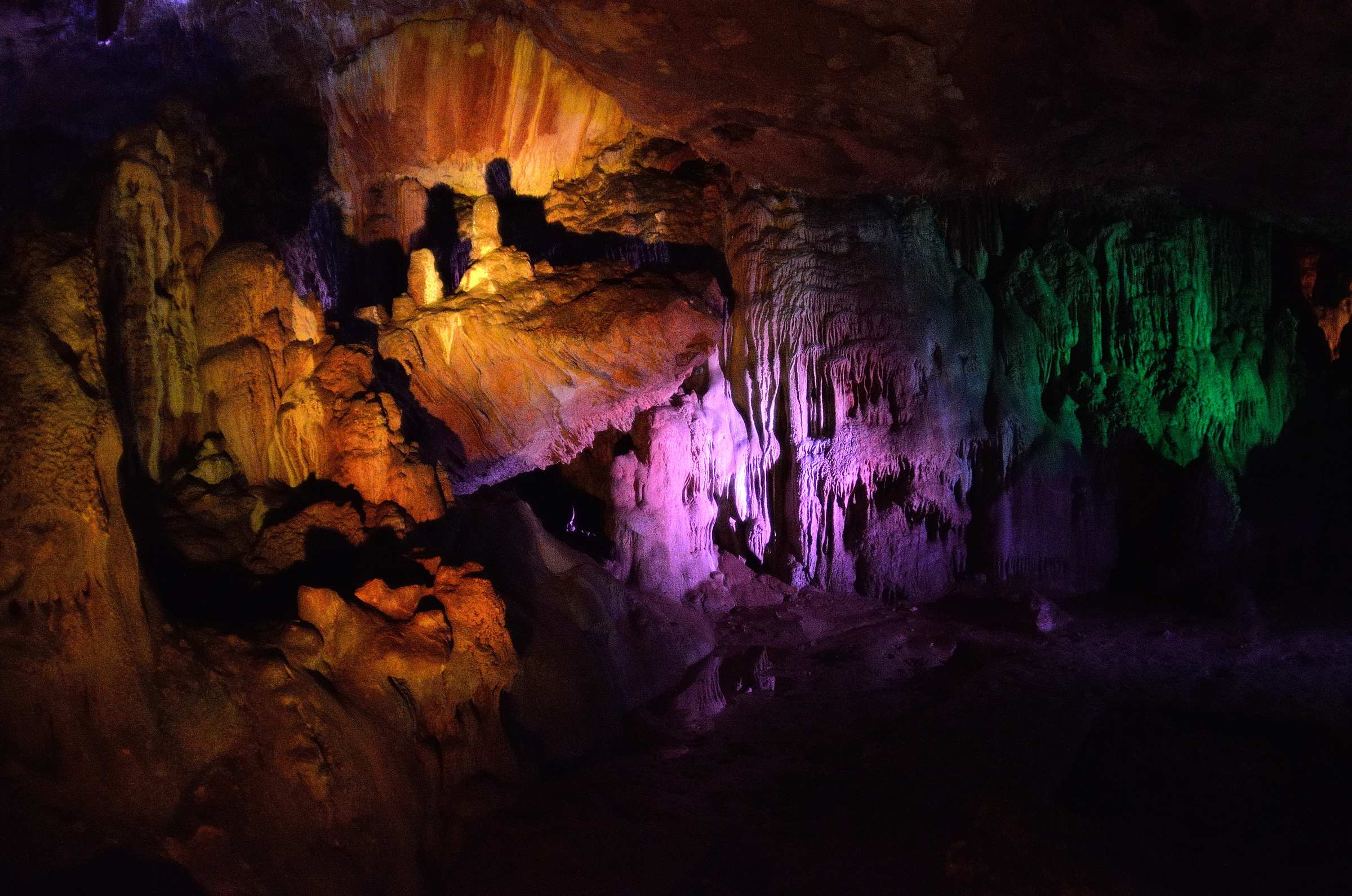 В пещере Сфендони