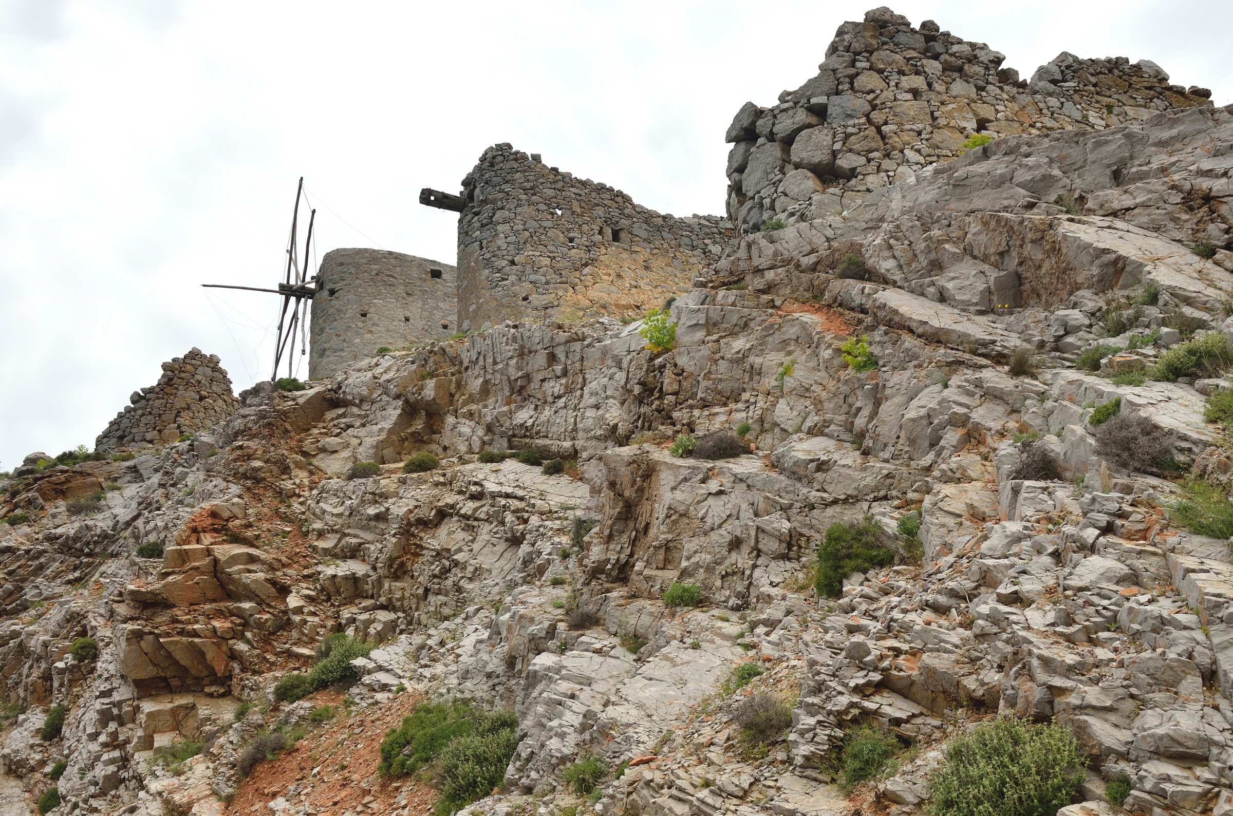 Заброшенные мельницы на Крите