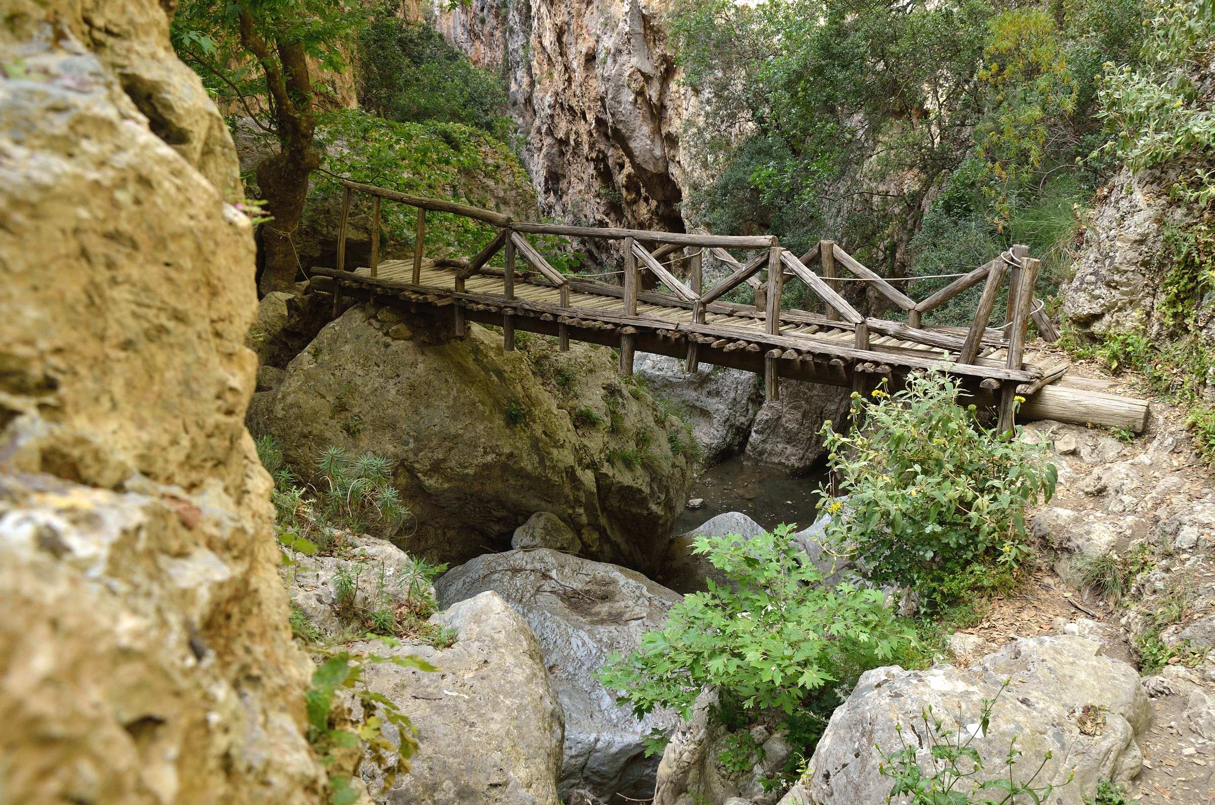 Мост через ущелье Патсос на Крите
