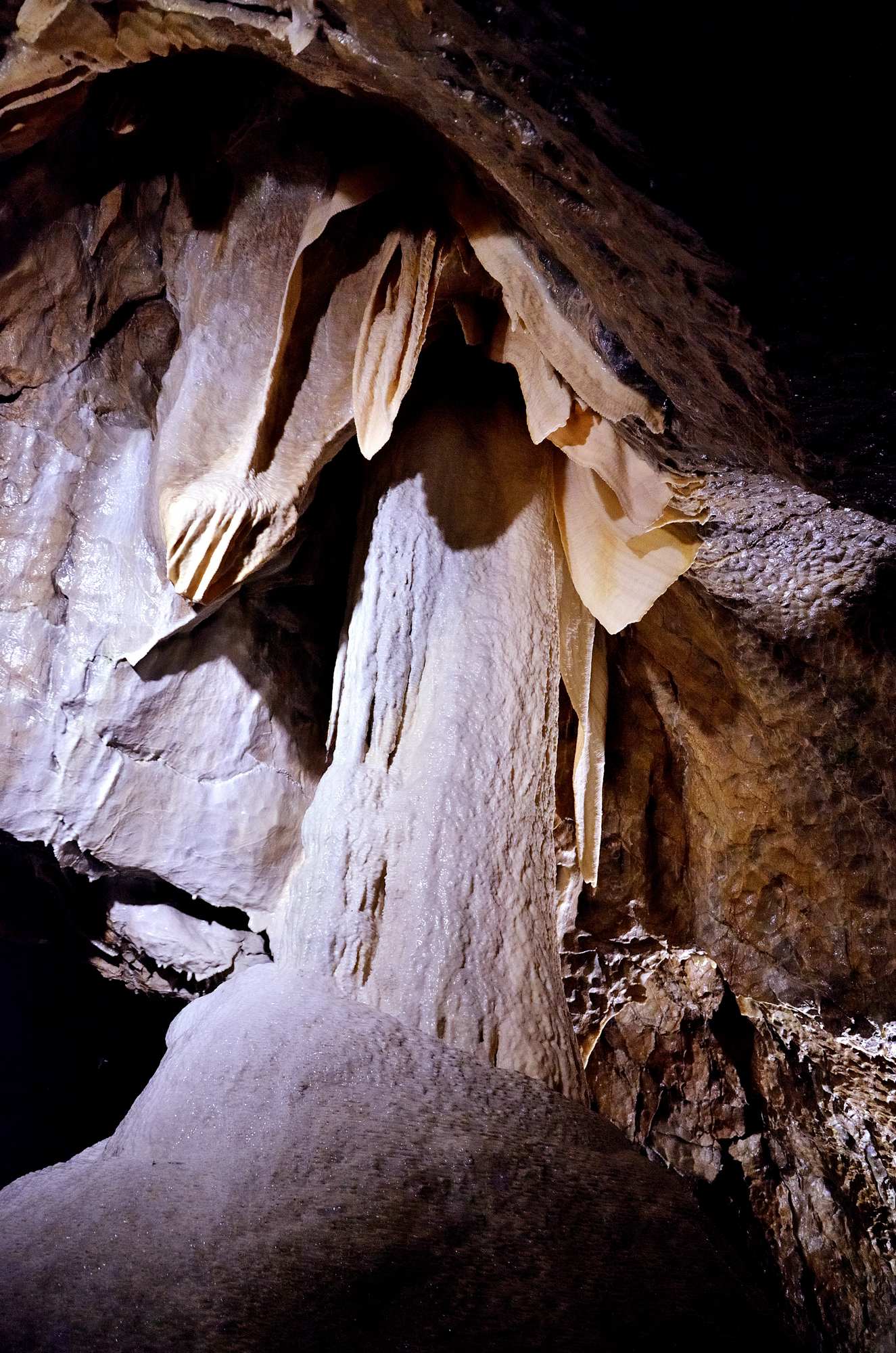 Пунквенные пещеры