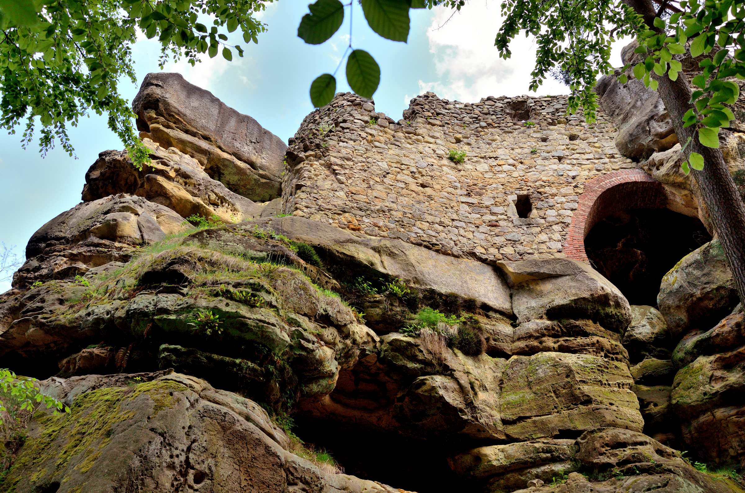 Скальная крепость Ротштейн
