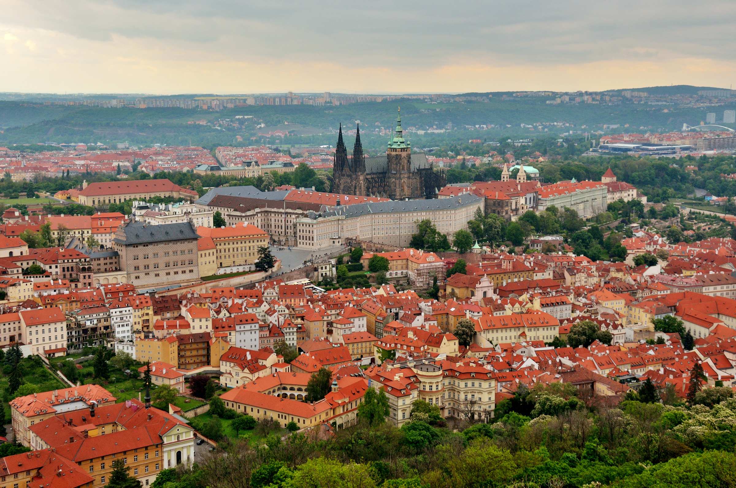 Виды на Прагу с Петршинской башни