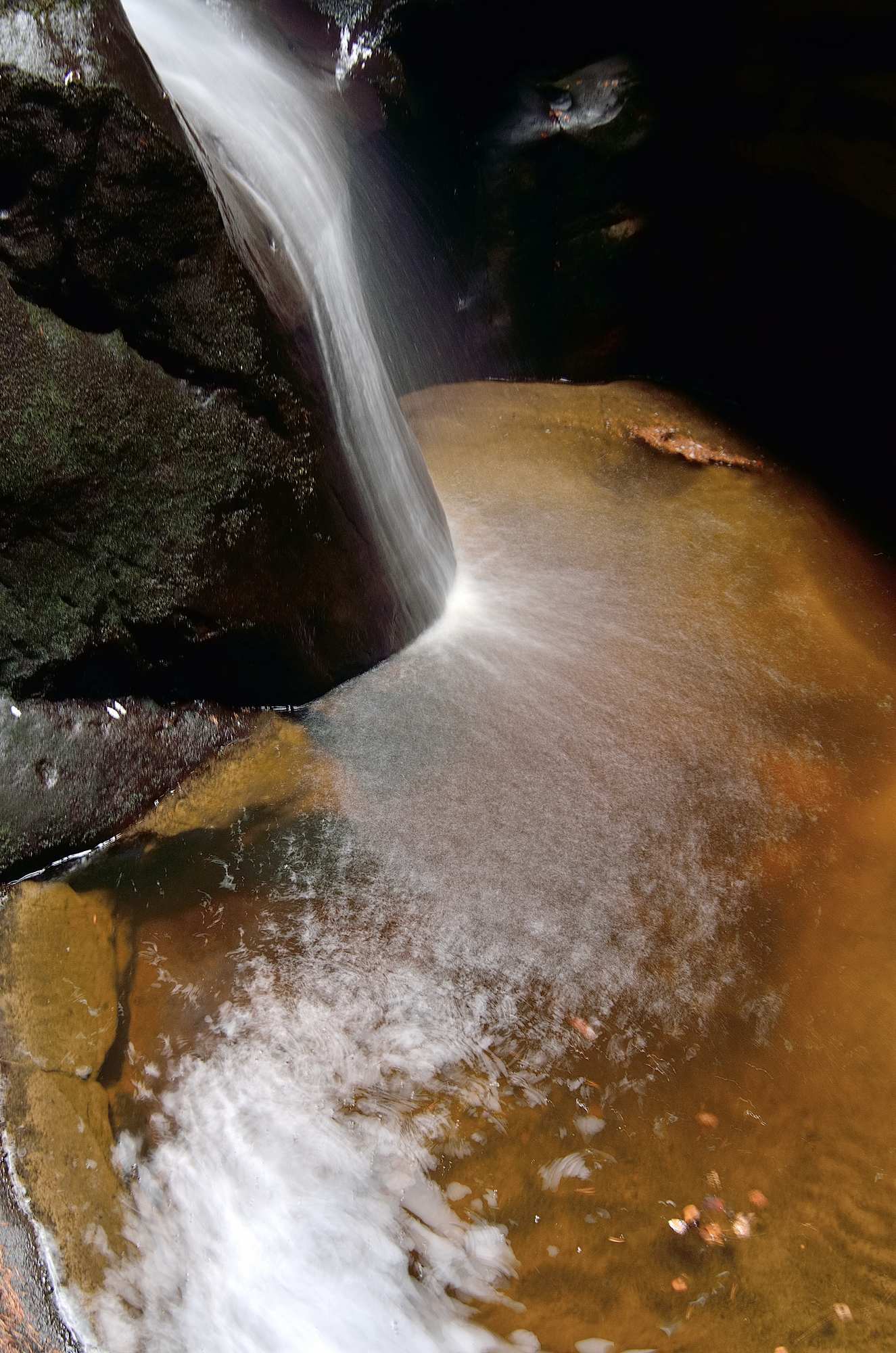 Адршпашские скалы. Большой Адршпашский водопад (чеш. Velký Adršpašský vodopád).
