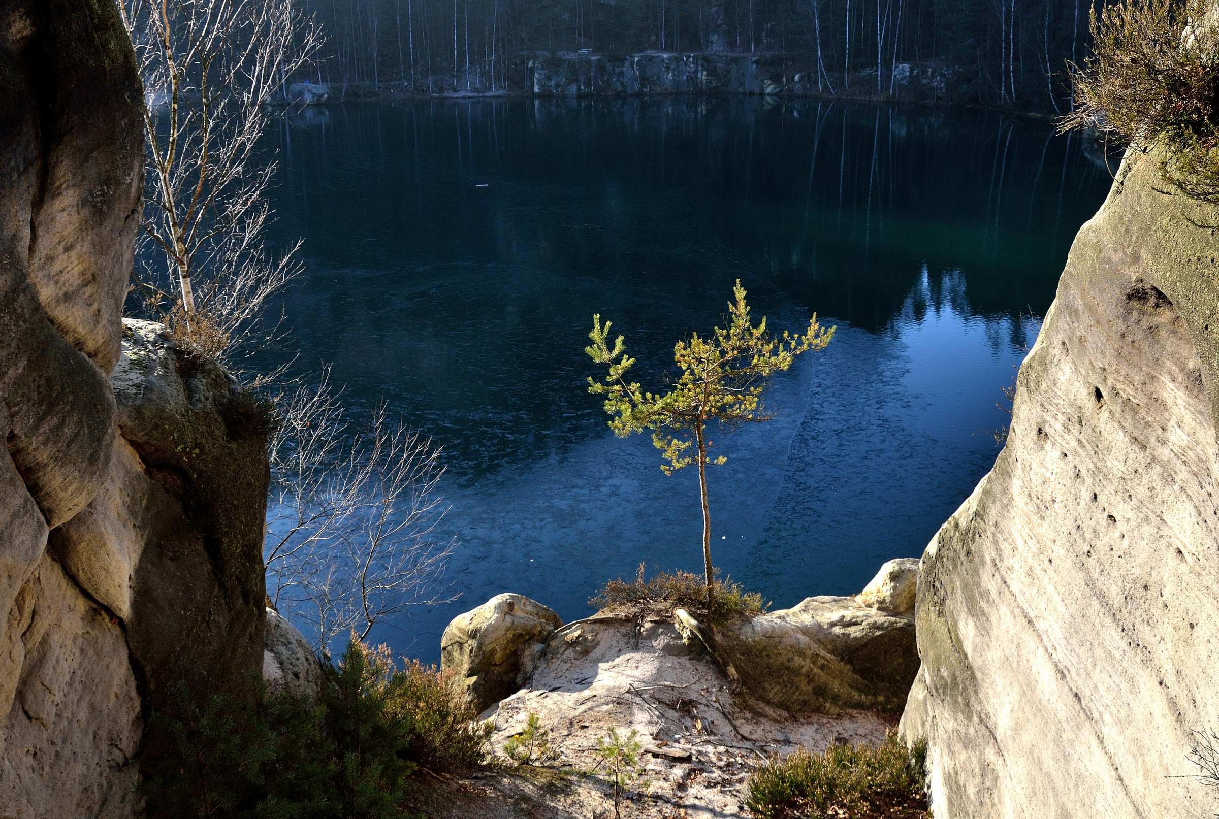 Адршпашские скалы. Озеро Писковна (чеш. Adršpašské jezero Pískovna).