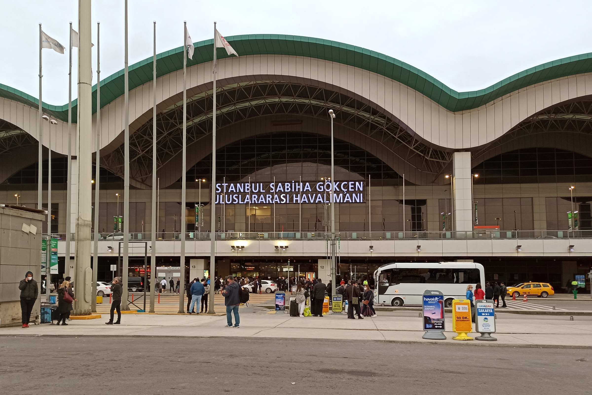 Аэропорт имени Сабихи Гёкчен (Sabiha Gökçen Uluslararası Havalimanı) в Стамбуле