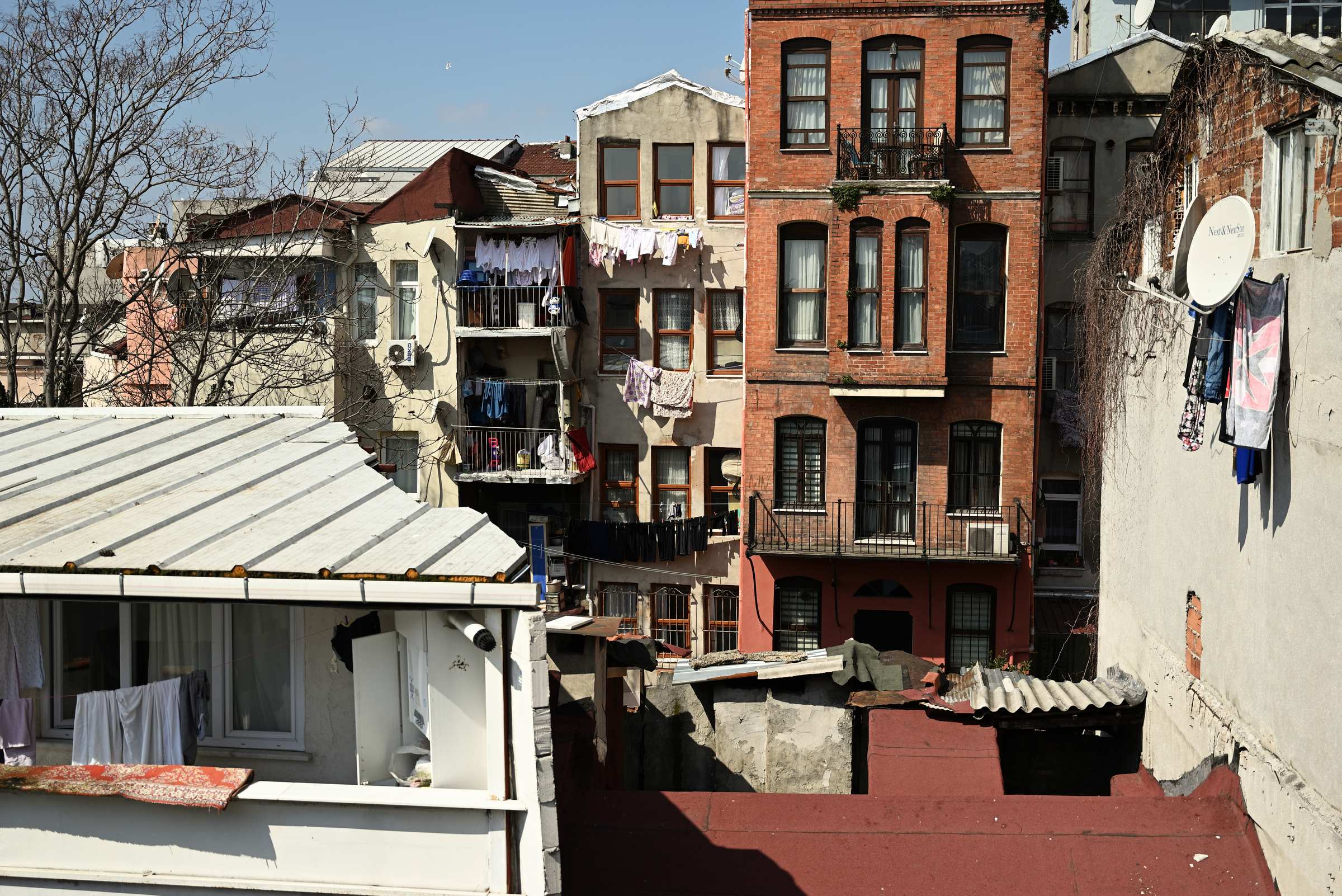 Вид на Стамбул с балкона апартаментов отеля CAPITOL SUITES OLD CITY