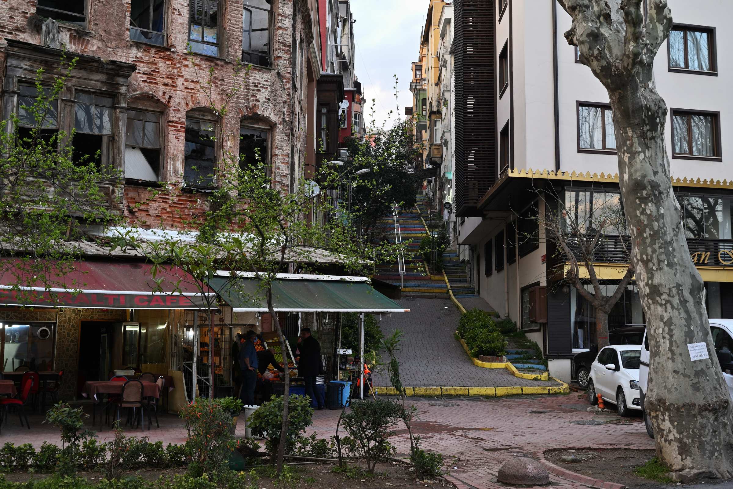 Стамбул. Улица Невие с лестницей (Neviye Sokağı Merdivenleri).