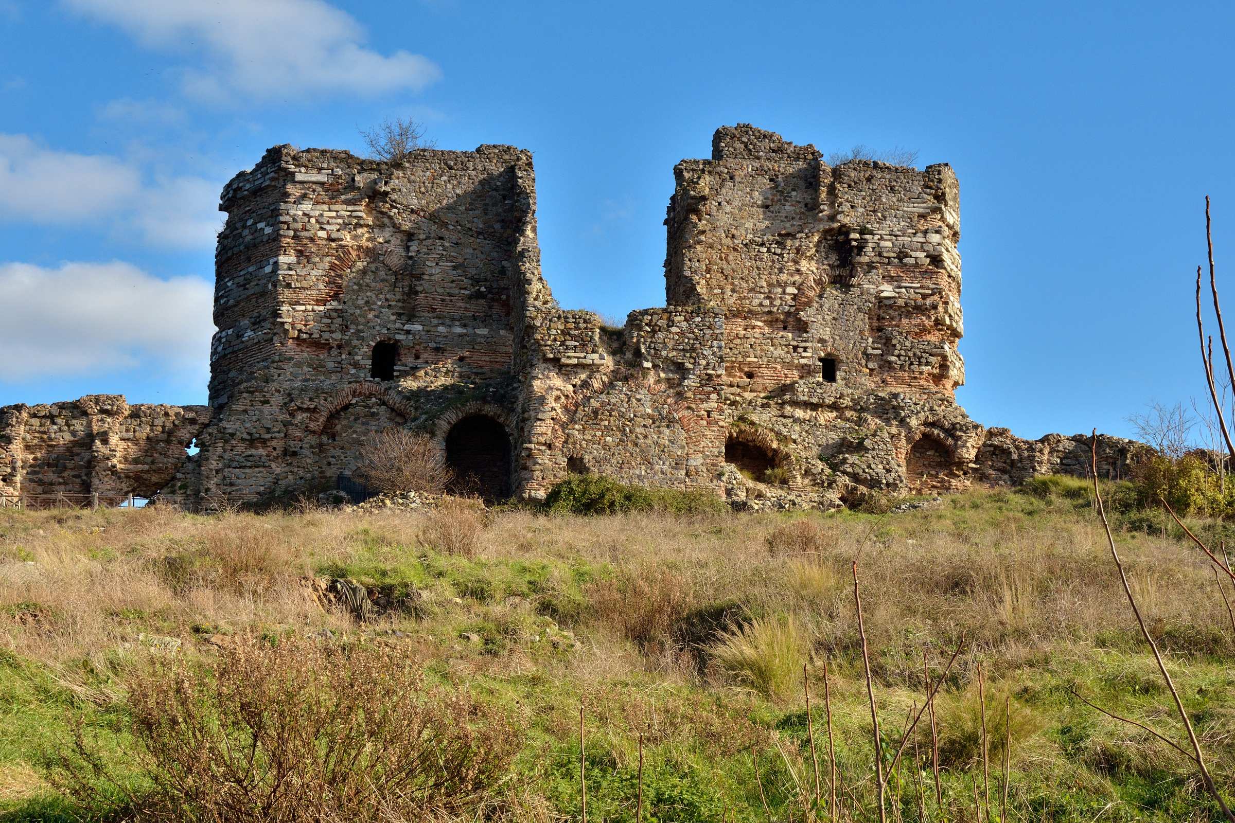 Крепость Йорос