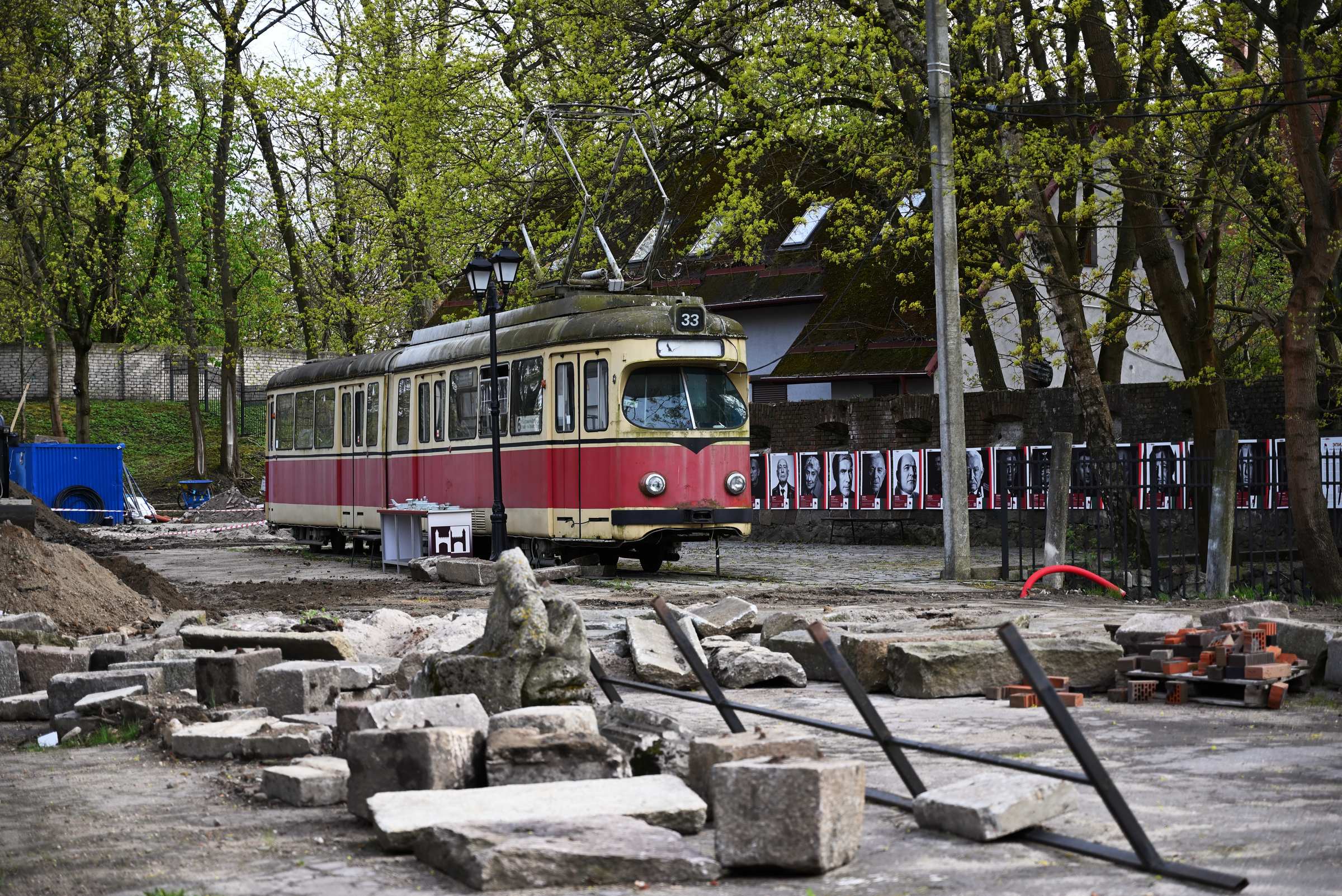 Калининград. Трамвай у Фридландских ворот.