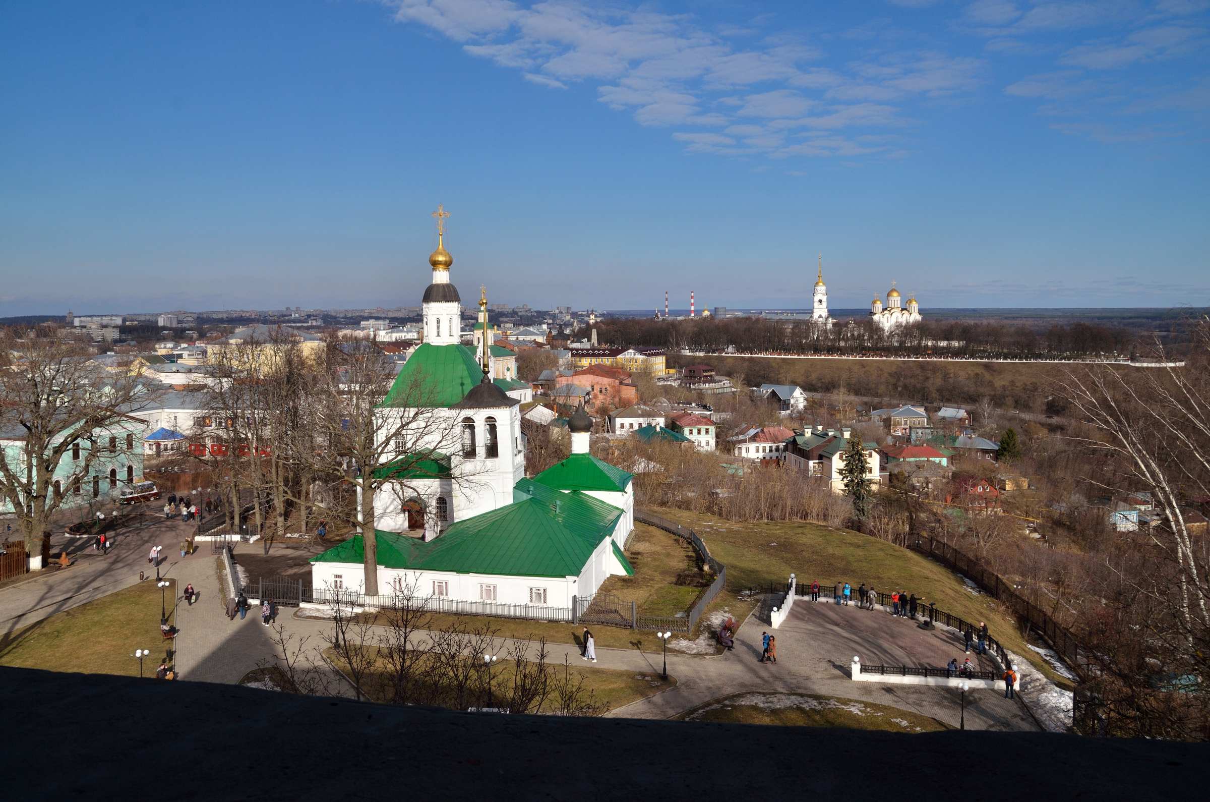 Город Владимир с крыши водонапорной башни.