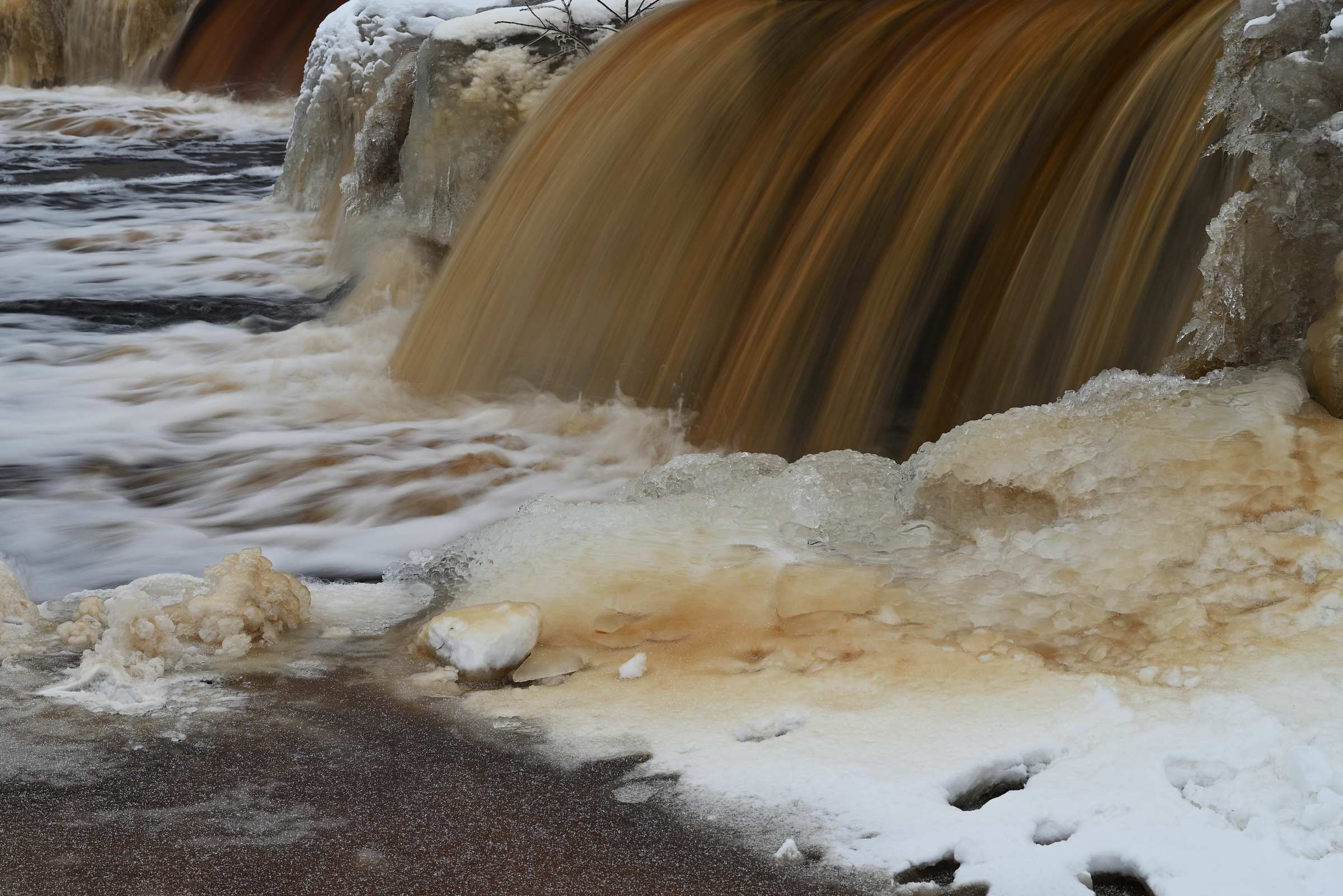 Тосненский водопад зимой