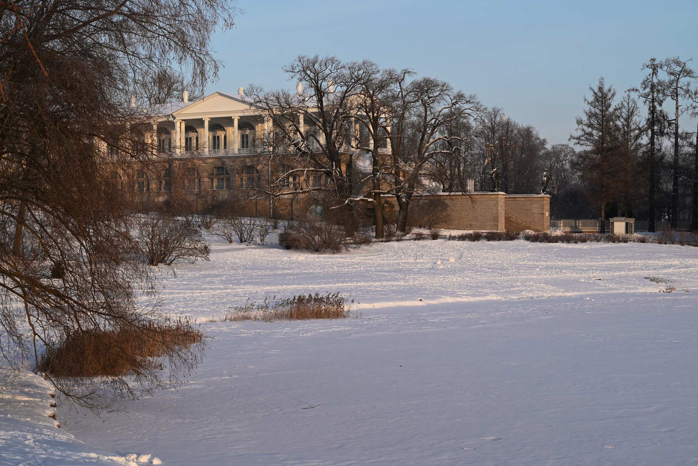 Екатерининский парк зимой. Камеронова галерея