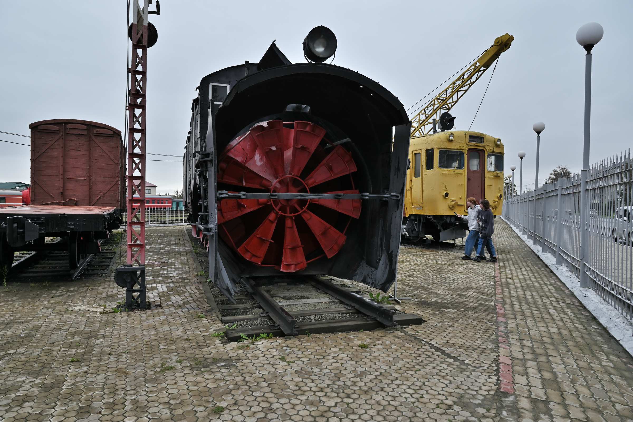 Снегоочиститель «Паровой ротор» в музее Сахалинской железной дороги.