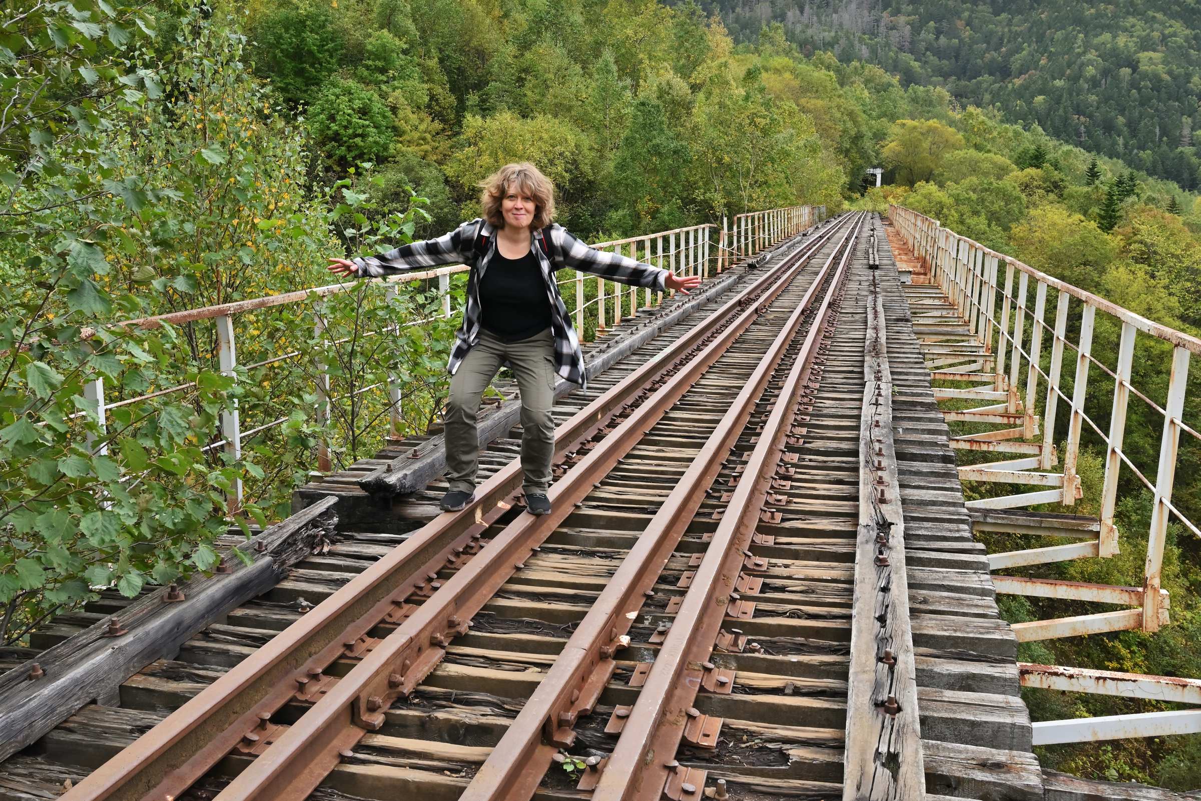 Чёртов мост заброшенной железной дороги на Сахалине.
