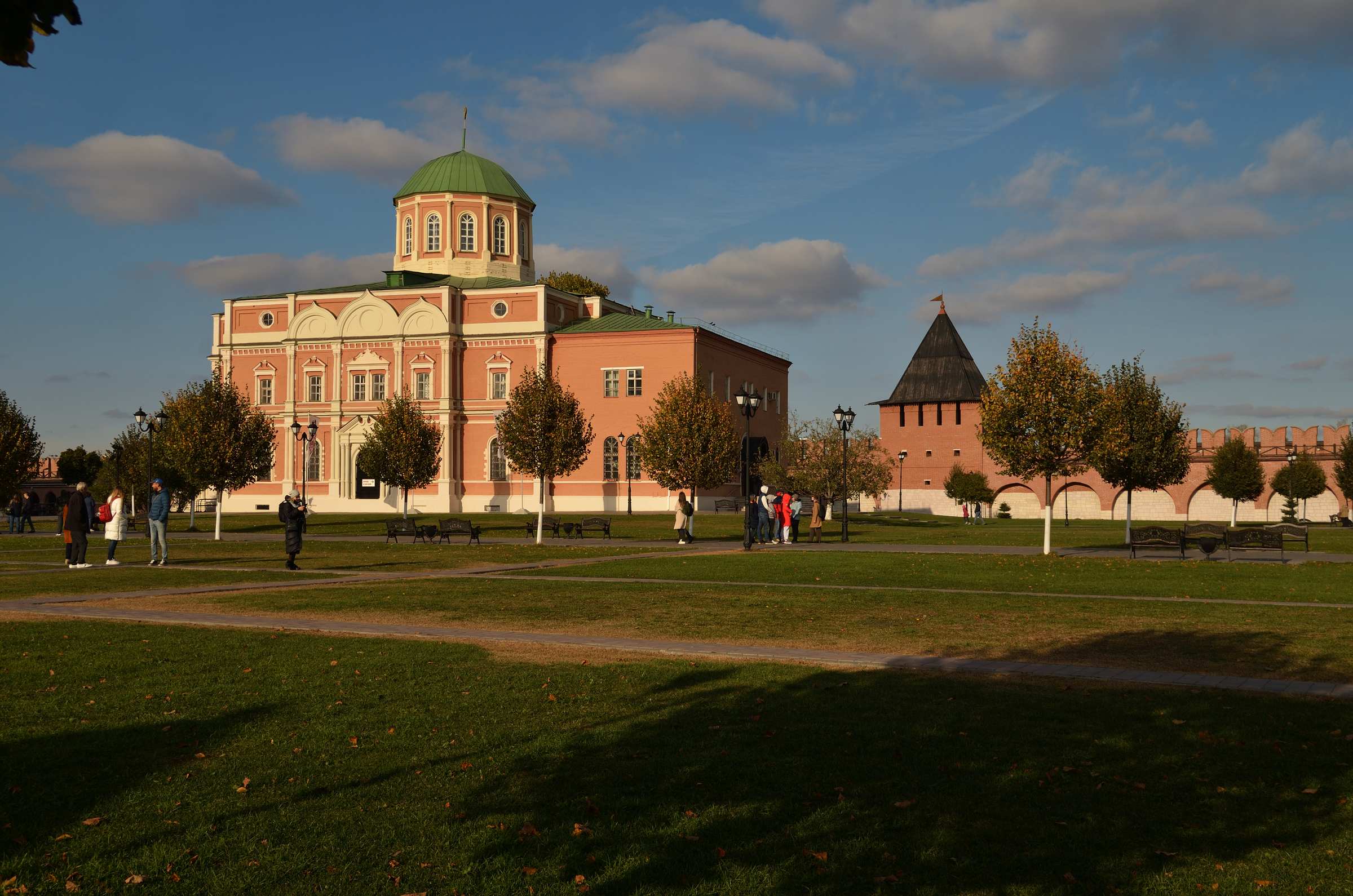 Здание музея оружия в Тульском кремле (Богоявленский собор)