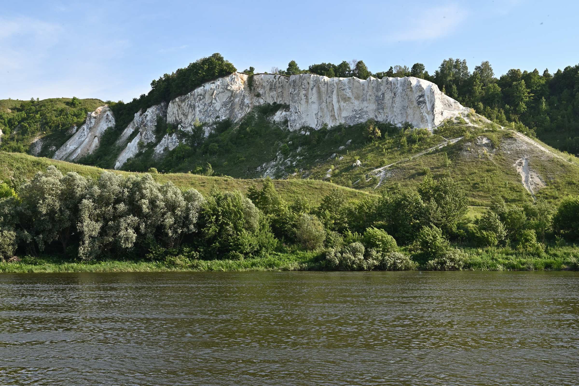 Сторожевые скалы, вид со стороны Аношкино