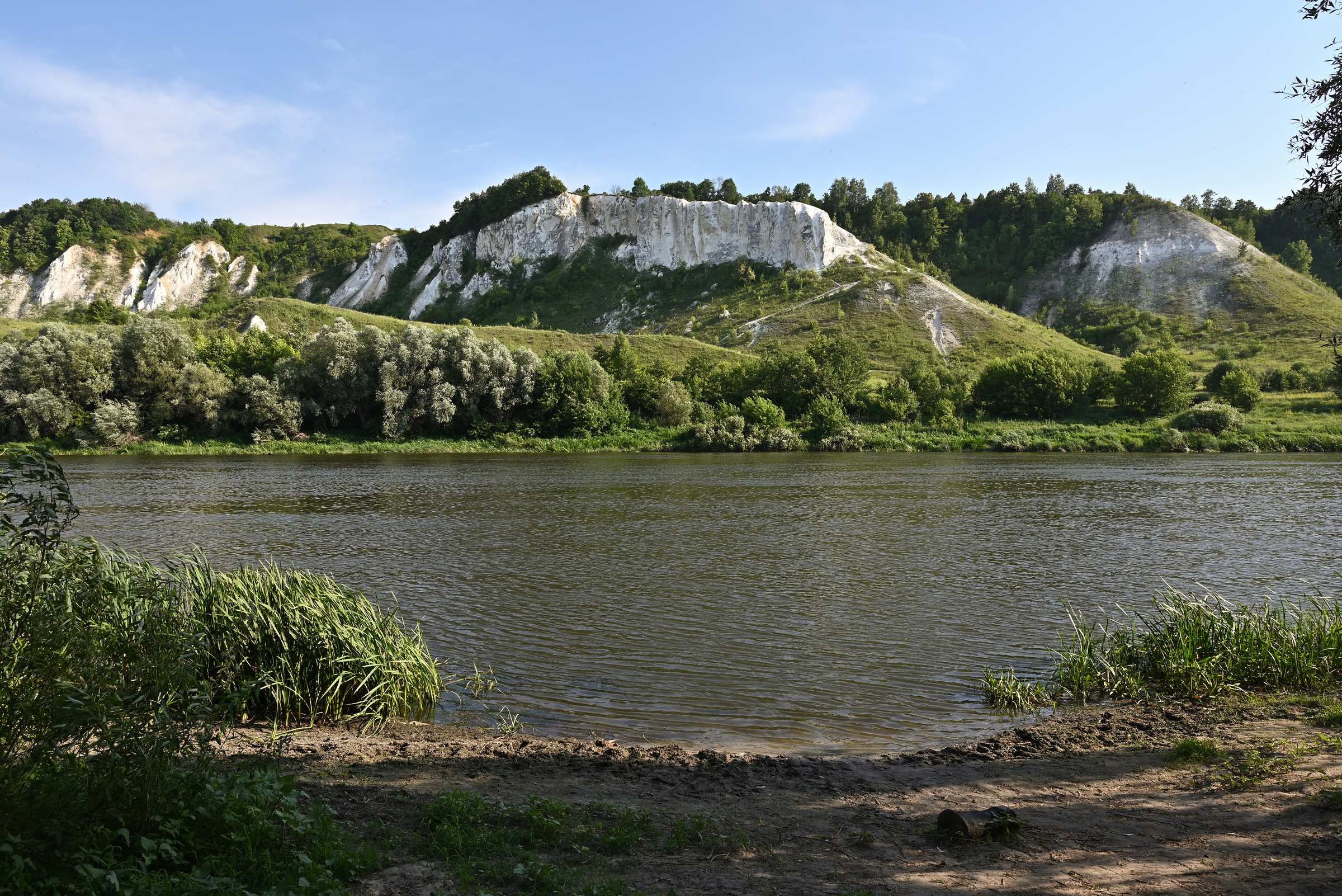 Сторожевые скалы, вид со стороны Аношкино