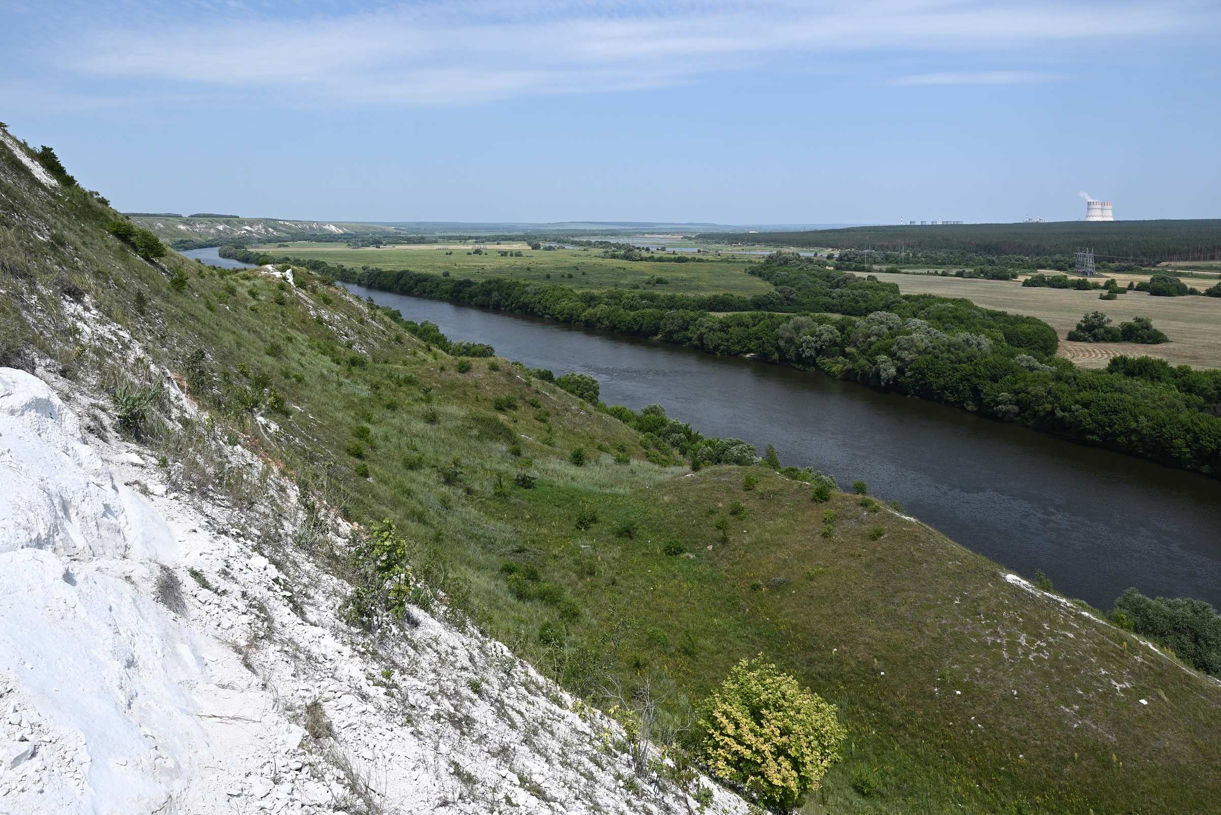 Вид на реку Дон со смотровых площадок вблизи Сторожевого 1-го